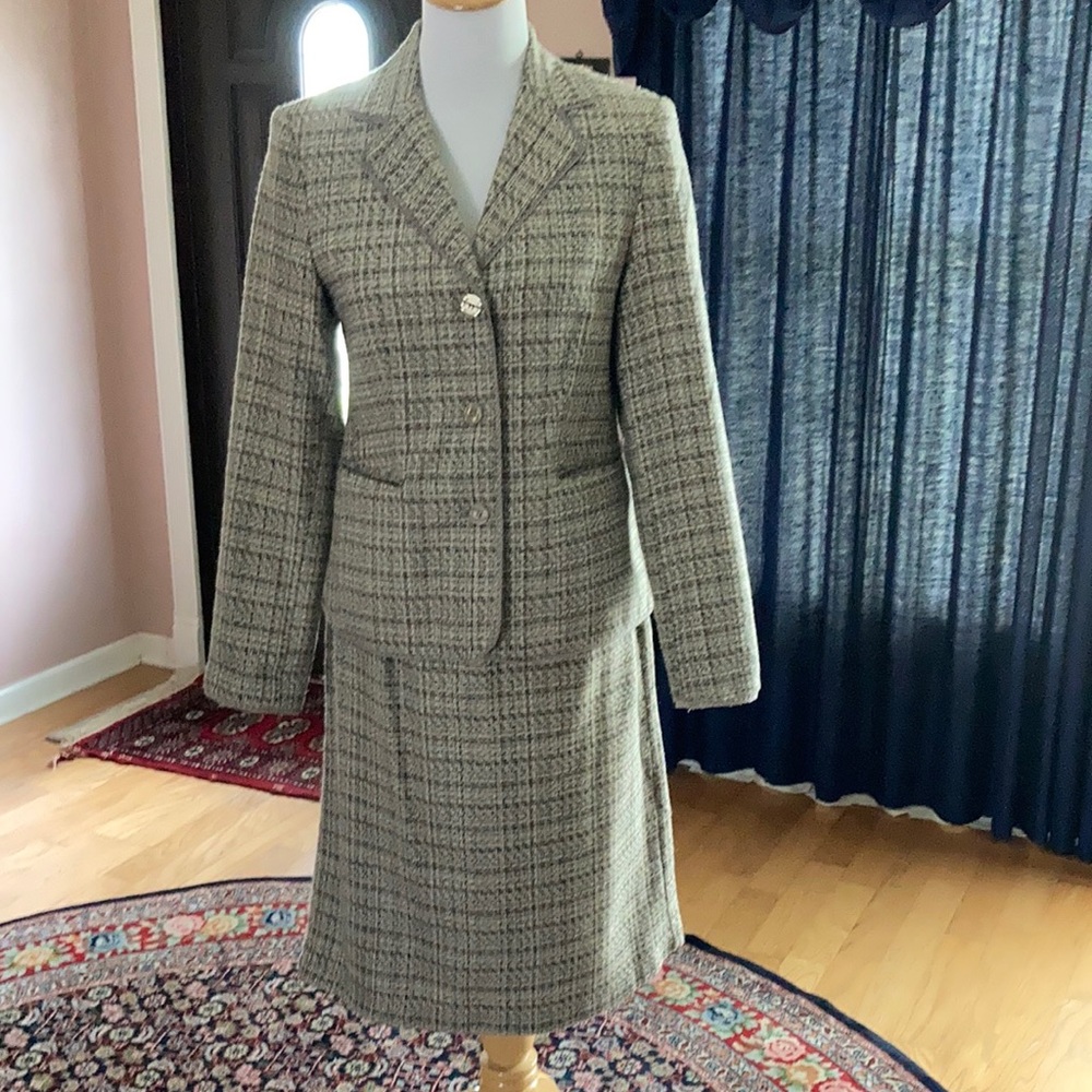 Two-piece suit